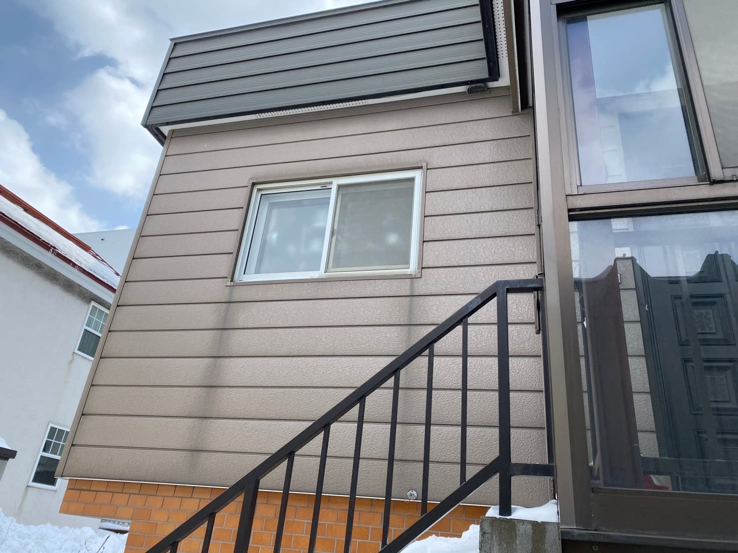 サイディングで仕上げた住宅の外壁。